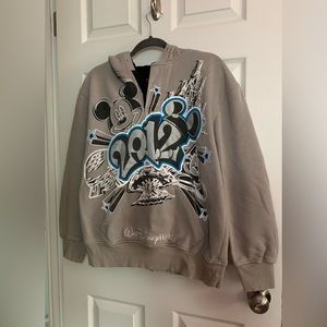 Size M Authentic Original Disney Parks Walt Disney World 2012 Sweatshirt